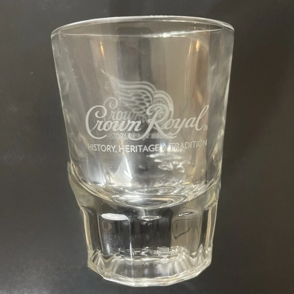 Set 4 Crown‎ Royal Detroit Red Wings Logo Whiskey 2 Oz Heavy Bottom Shot Glasses